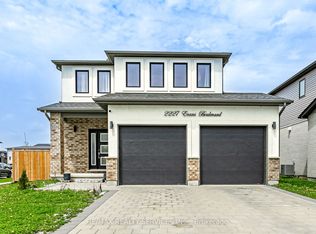 2227 Evans Blvd, London, ON N6M 1L6