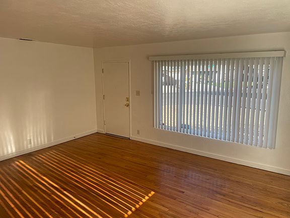 4th image of 2506 Michigan Ave