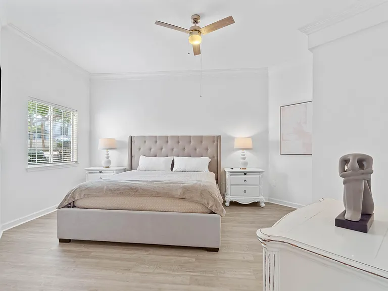 5280 Tivoli Dr — Photo 10
