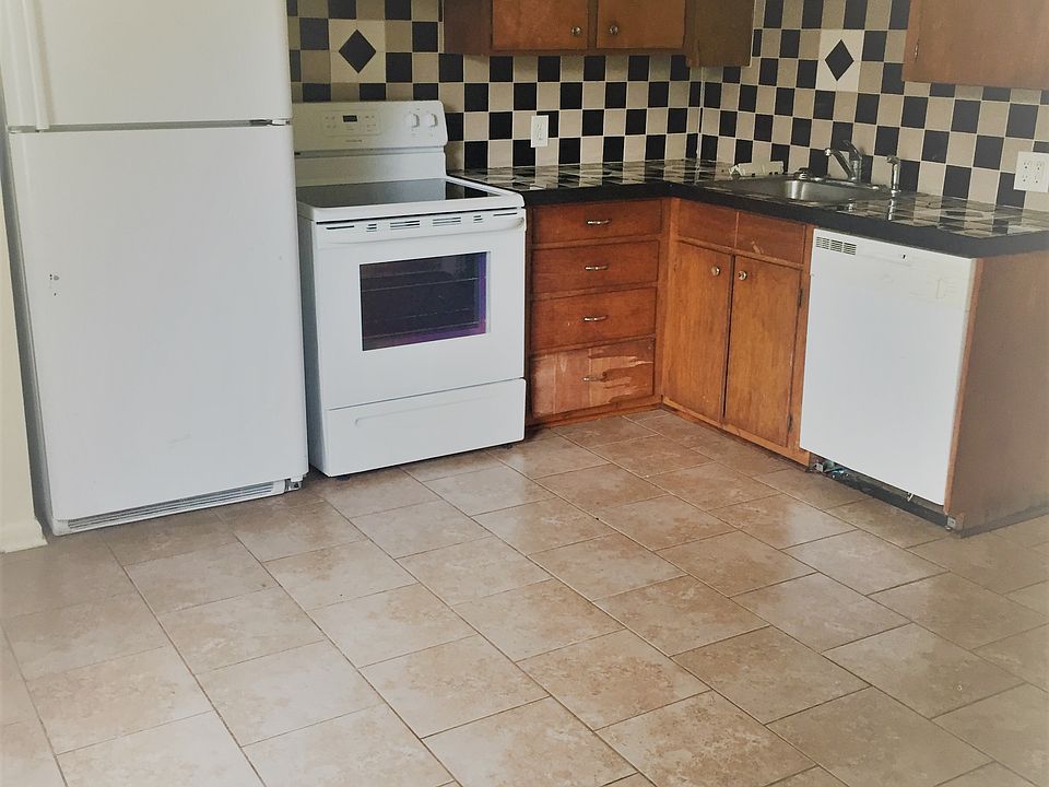 1st image of 4200 Louisiana Ave #18