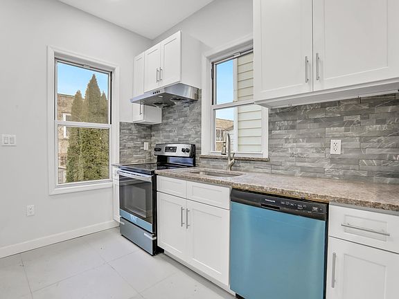 2nd image of 115 Washington St #1