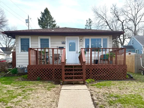 108 Parkington Dr, Muscatine, IA 52761