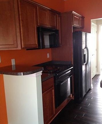 5th image of 45689 Graystone Ln #106