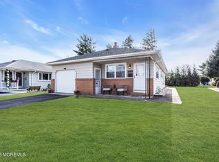 7 Georgetown Drive, Toms River, NJ 08757