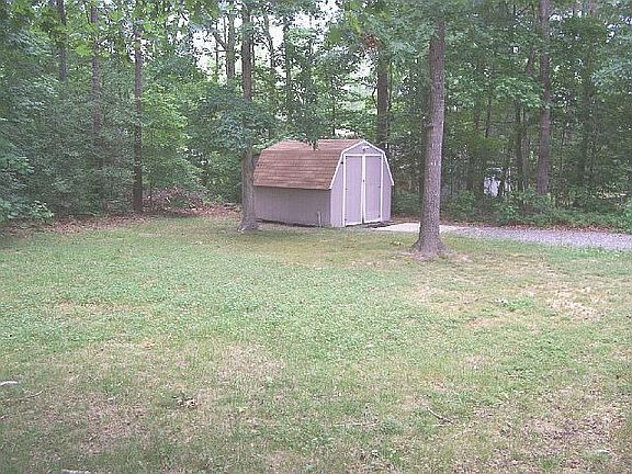 LARGE LEVEL BACKYARD