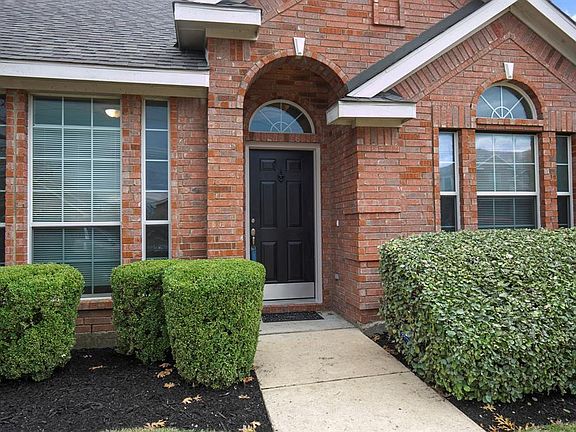 4th image of 1214 Glencoe Dr
