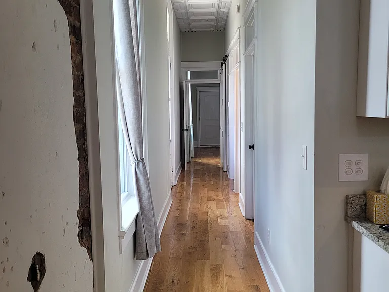 109 E Madison St — Photo 3