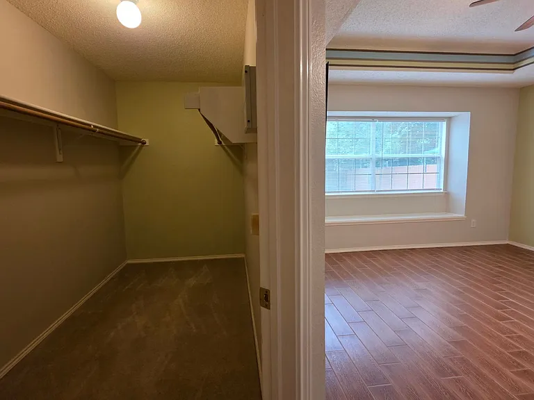 1268 Topeka Dr — Photo 22