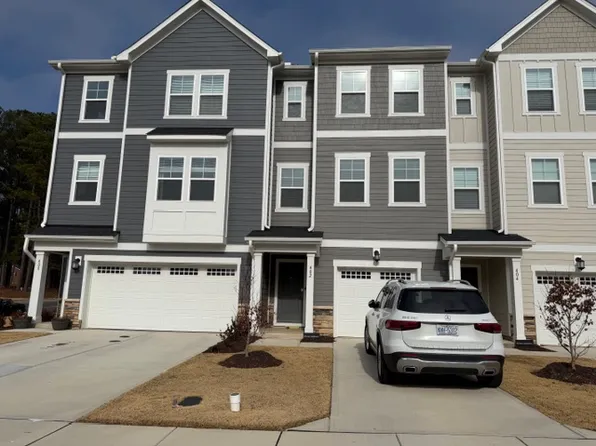 402 Deercroft Dr #402, Apex, NC 27539