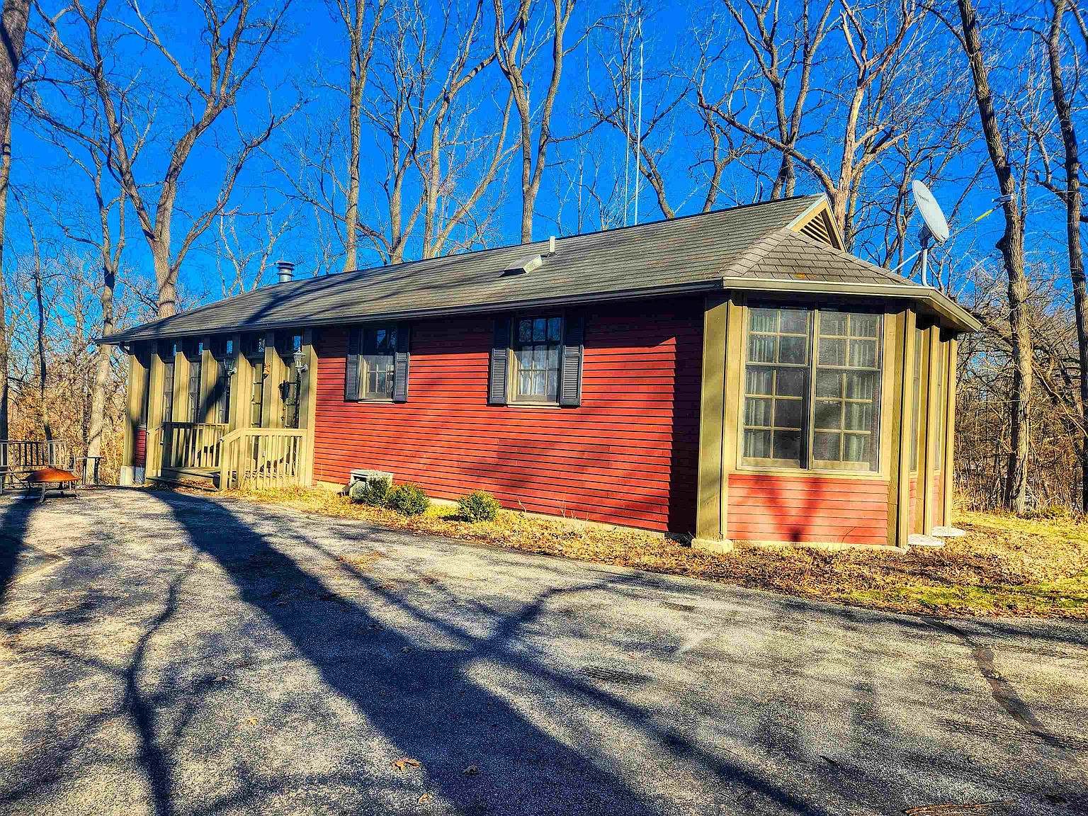 24-12 Hidden Ranch Dr, Lanark, IL 61046 | Zillow