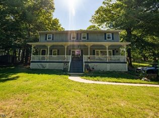 30 Mountainview Ave, Mount Arlington Boro, NJ 07856