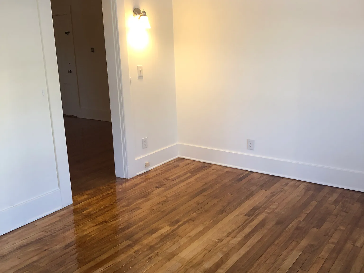 21 Crescent St — Photo 4