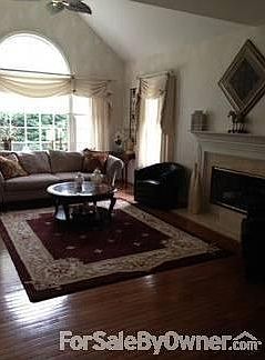 Kitchen / Granite
						:
						42 Inch Cabinets
Trash Compactor
Appliance Garage
Pull-outs lower