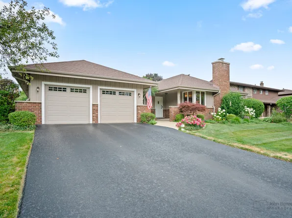 224 Southwick Ln, Schaumburg, IL 60173
