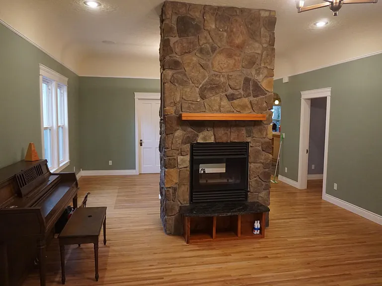 548 Washington St — Photo 1
