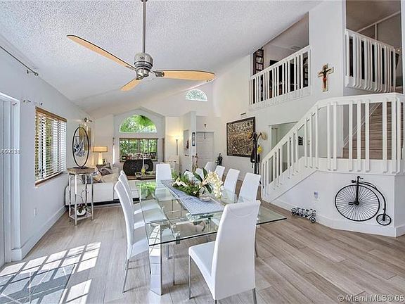 5th image of 1720 Harbour Side Dr