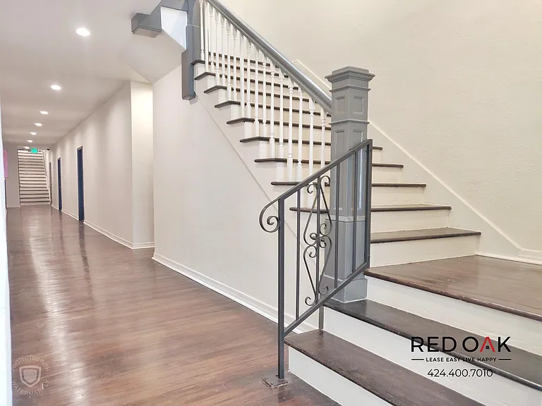 1818 Whitley Ave #206 — Photo 9
