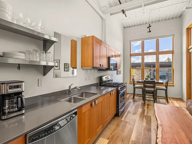 231 Robinson St #302 — Photo 7