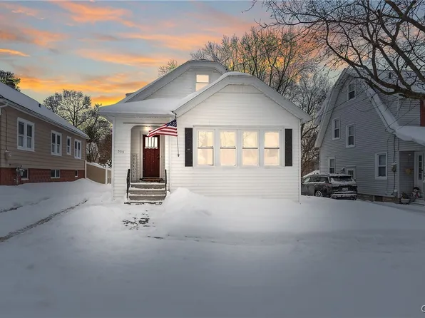 355 Willumae Dr, Syracuse, NY 13208