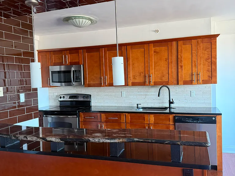 60 Parkway Dr E #15A — Photo 10