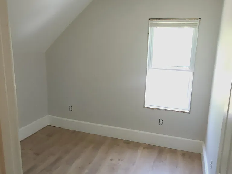 Floor 2 — Photo 10