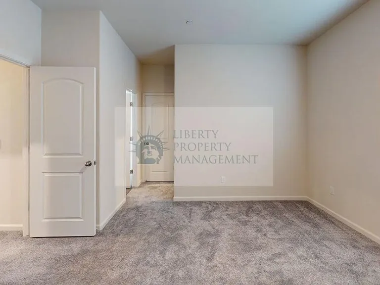 636 Granada Ct — Photo 10