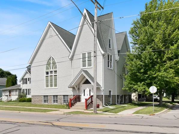 429 N 7th St, Dekalb, IL 60115