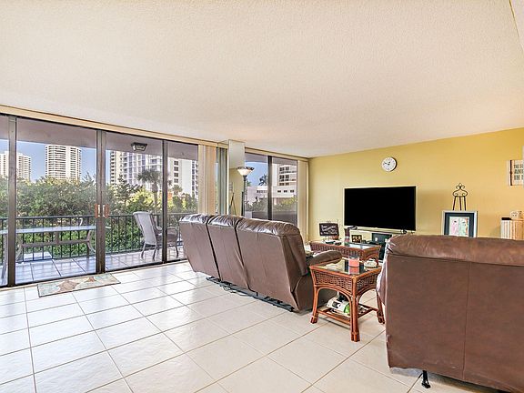 4th image of 4200 N Ocean Drive #105
