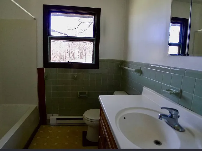 183 Barrytown Rd — Photo 9