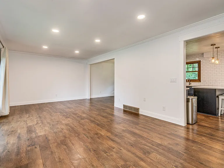 3969 Virginia Ave — Photo 6