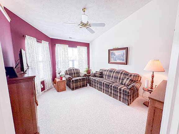 5th image of 3280 Secretariat Cir