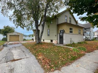 906 20th St, Two Rivers, WI 54241