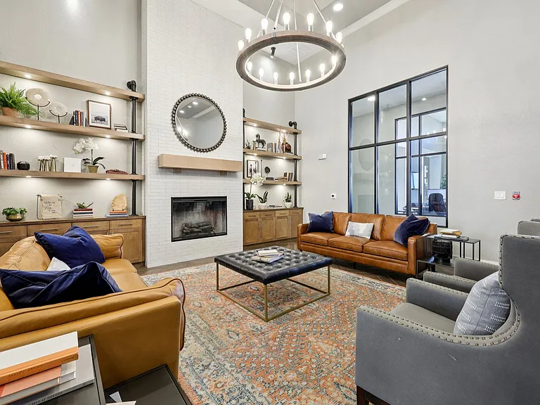 Luxia Craig Ranch — Photo 25