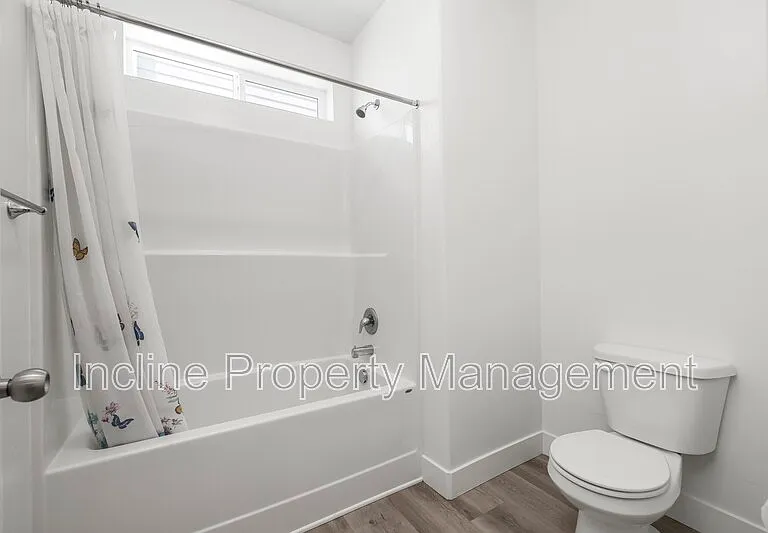 547 N 360 W — Photo 15