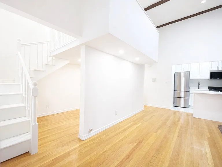 414 W 22nd St #7 — Photo 1