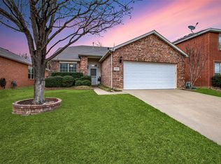 12621 Black Cherry Ln, Euless, TX 76040