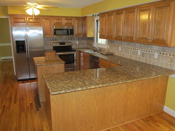 4th image of 3117 Finch Dr