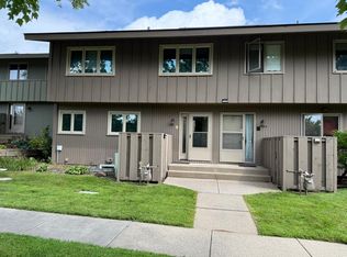 155 Windsor Ln, New Brighton, MN 55112