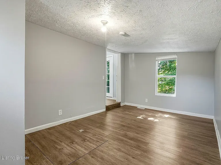 1814 Standard Ave — Photo 2