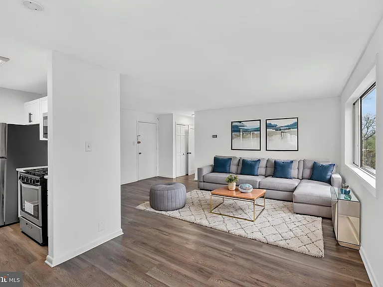4570 Macarthur Blvd NW #208 — Photo 5
