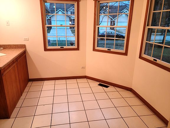4th image of 8616 Pearson Dr