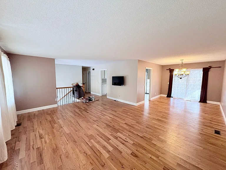 101 Knight Cir — Photo 2