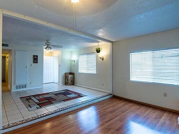 3rd image of 5516 Corsicana Ave