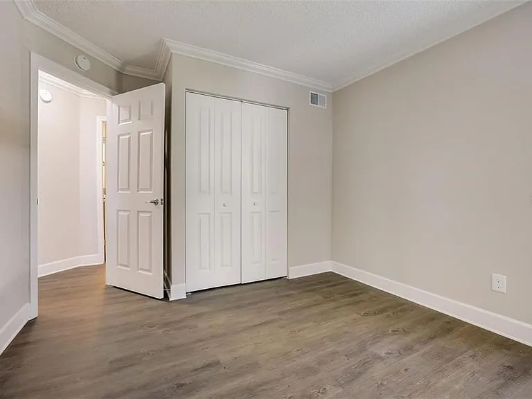 2556 Woodgate Blvd #101 — Photo 20