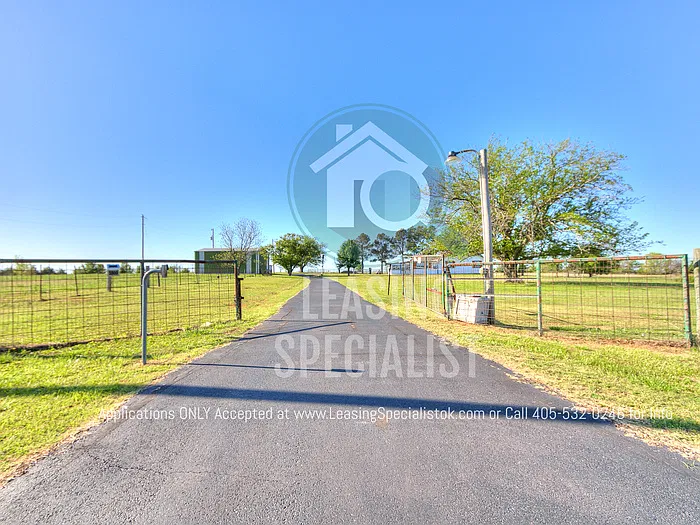 3 bed, 2.0 bath, 1600 sqft, $2,485 — Photo 3