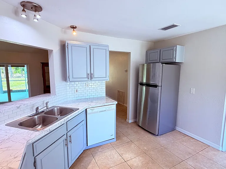 20515 Macon Pkwy — Photo 13