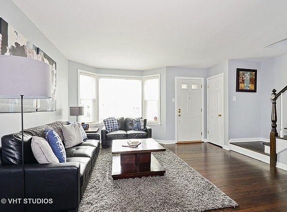 3rd image of 5454 N Lovejoy Ave