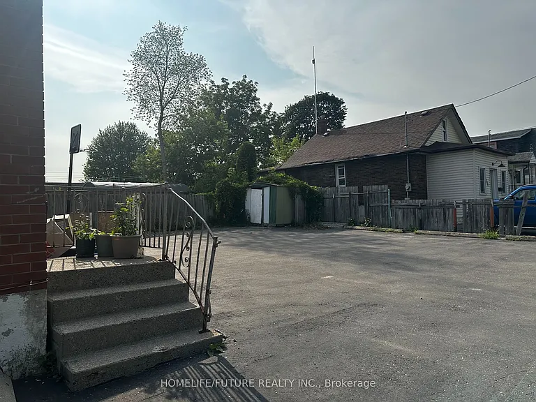 350 Eulalie Ave — Photo 24