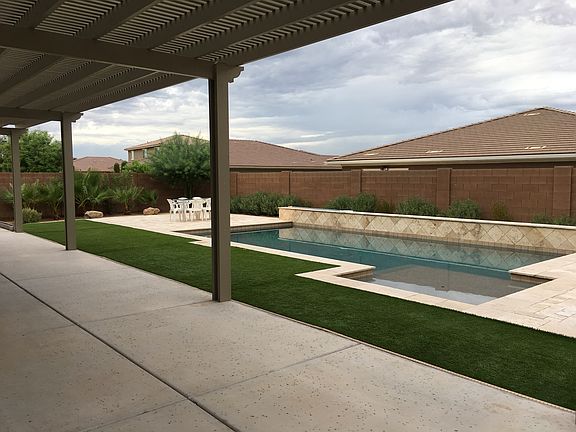 70 ft. Covered Patio, Turf
