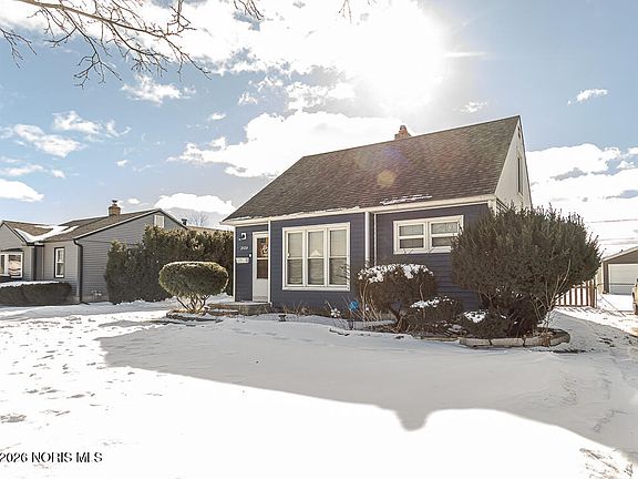 3rd image of 2426 106th St